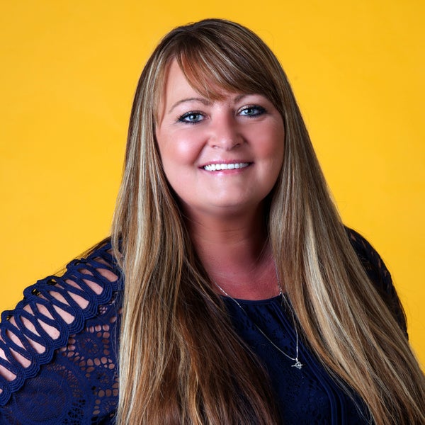 Angie Castelli, Broker/Agent